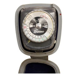 \"Edixa Mat\" camera with one lens.